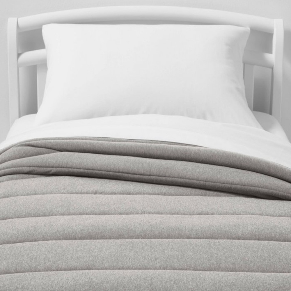 Pillowfort Toddler Bed Channel Knit Jersey T-Shirt Fabric Comforter Solid Gray